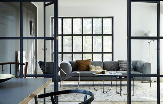 DERİN SADELİK: DERİN TONLARLA YALINLIĞI YENİDEN KEŞFEDİN!