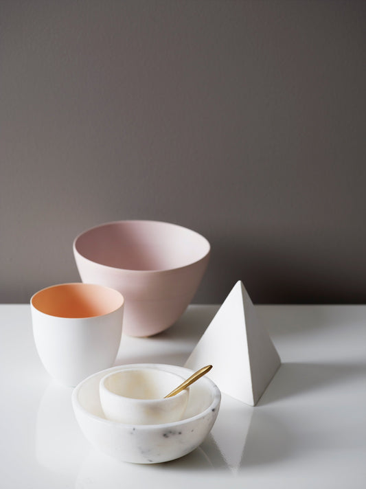 PEMBE VE GRİ TONLARIYLA ZARİF KONTRASTLAR YARATIN